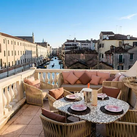 Palazzo Lena Piano Nobile شقة *