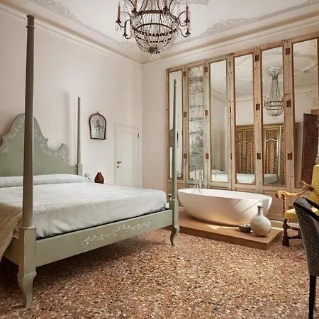 Palazzo Lena Piano Nobile