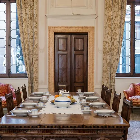 Palazzo Lena Piano Nobile شقة *