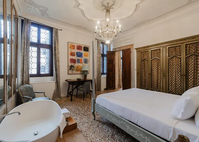 Palazzo Lena Piano Nobile * Βενετία