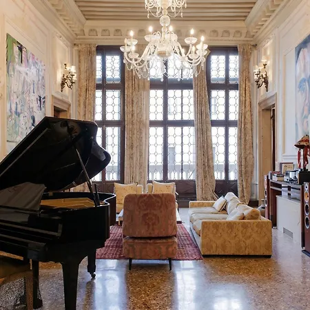 アパート Palazzo Lena Piano Nobile ヴェネツィア