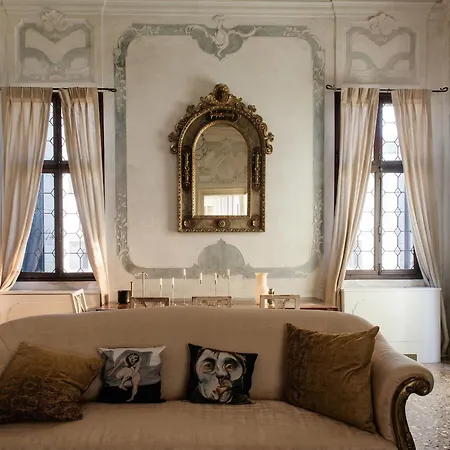 アパート Palazzo Lena Piano Nobile ヴェネツィア
