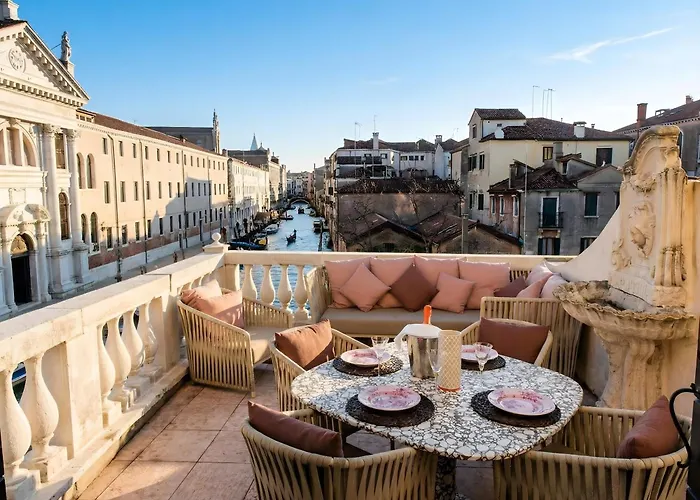 Palazzo Lena Piano Nobile Apartment *